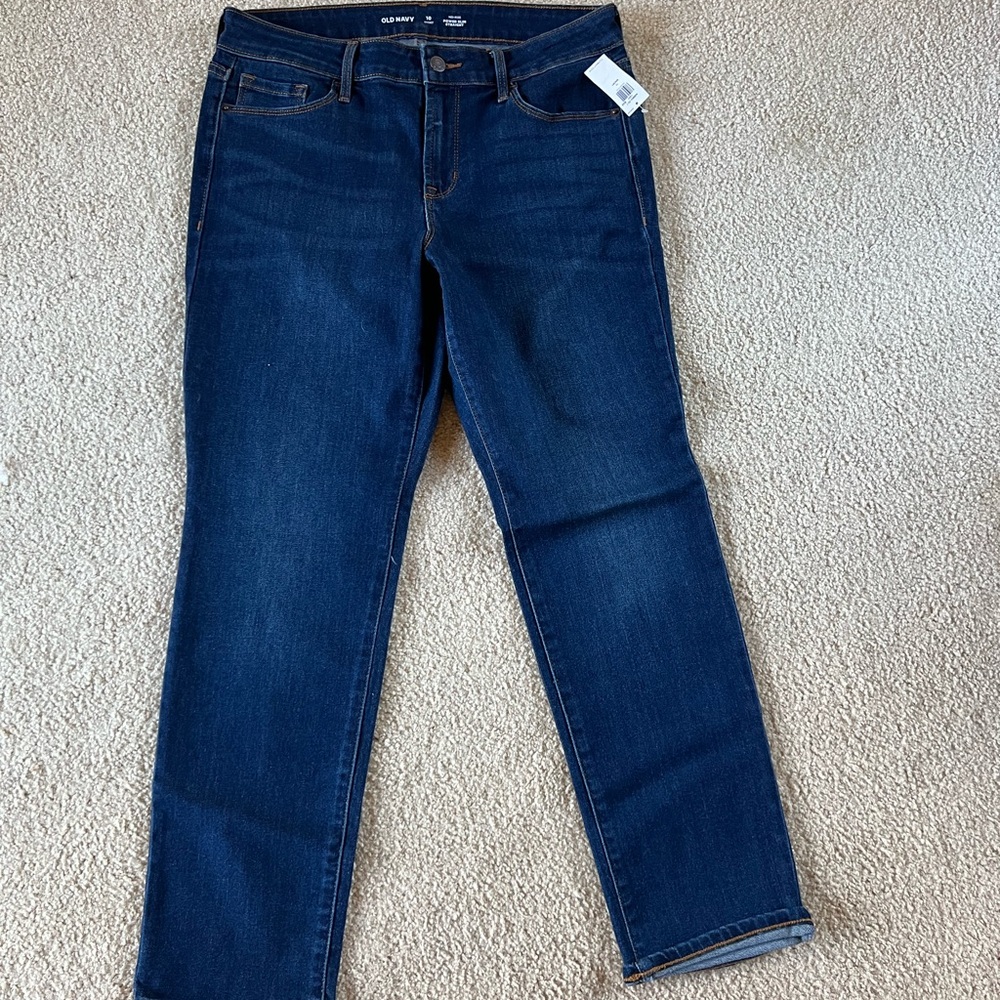 NWT Old Navy Midrise Powerslim straight 10 short